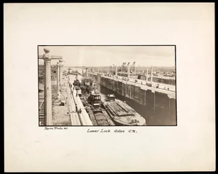 Vue des écluses de Gatun sur le canal de Panama, pendant la construction, 1912 ou 1913
